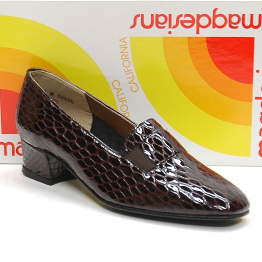 Magdesians Made in USA Rita Cobra Brown Patent Pumps 6 M New